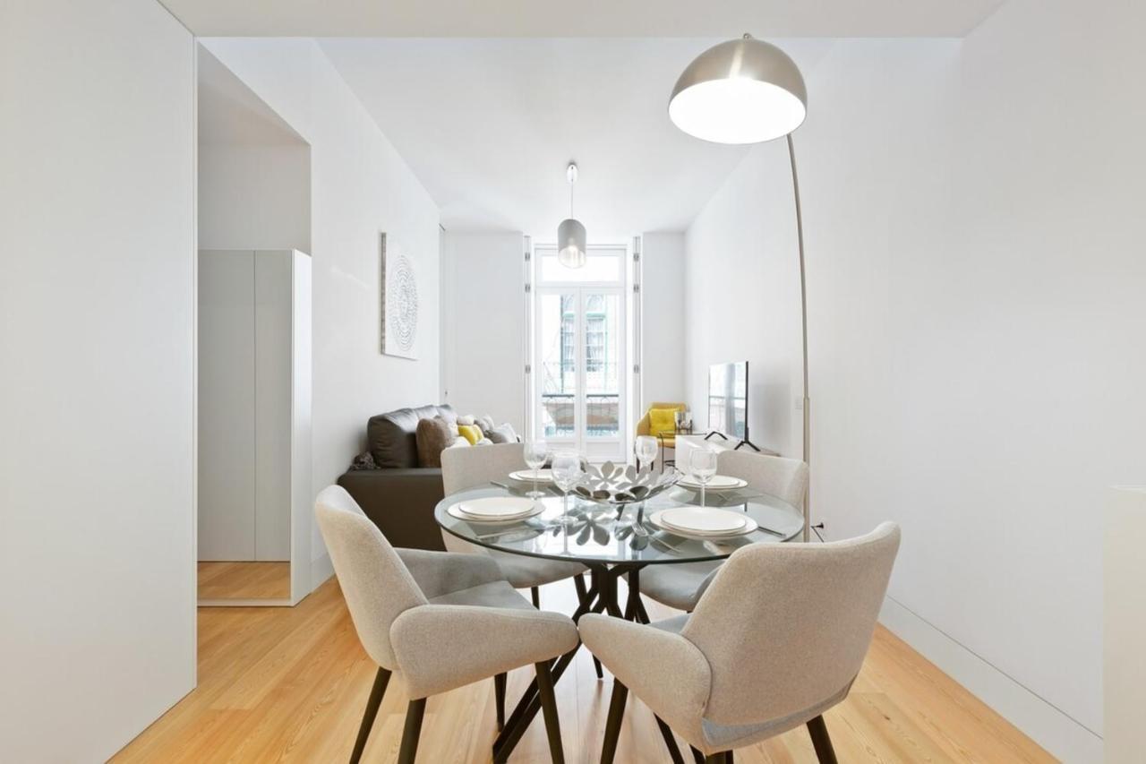 Spacious 1 Bedroom Near Baixa Apartment