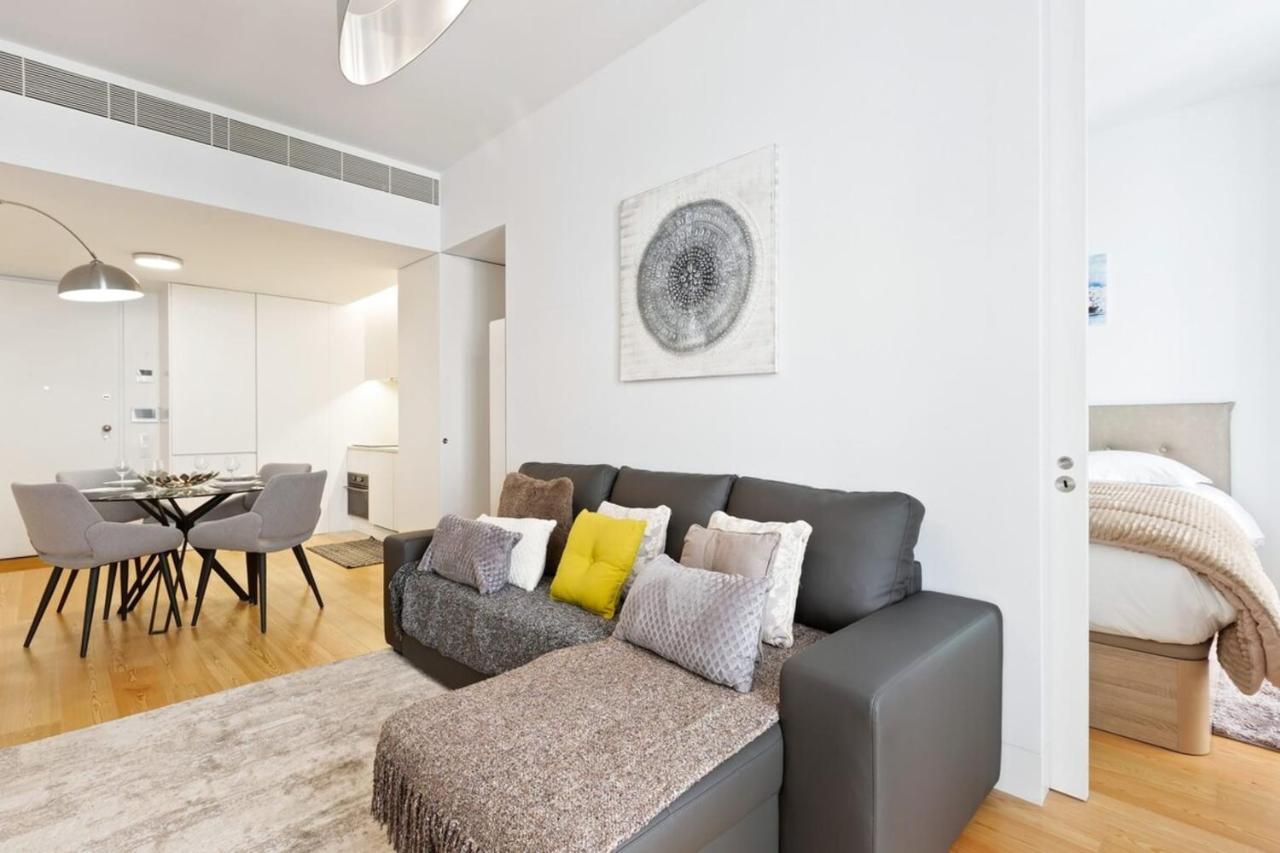 Spacious 1 Bedroom Near Baixa Apartment *