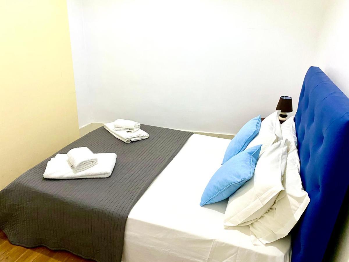 Maison d'hôtes Relax Chiado 3 - Cute Little Double With Shared Bathroom Lisboa