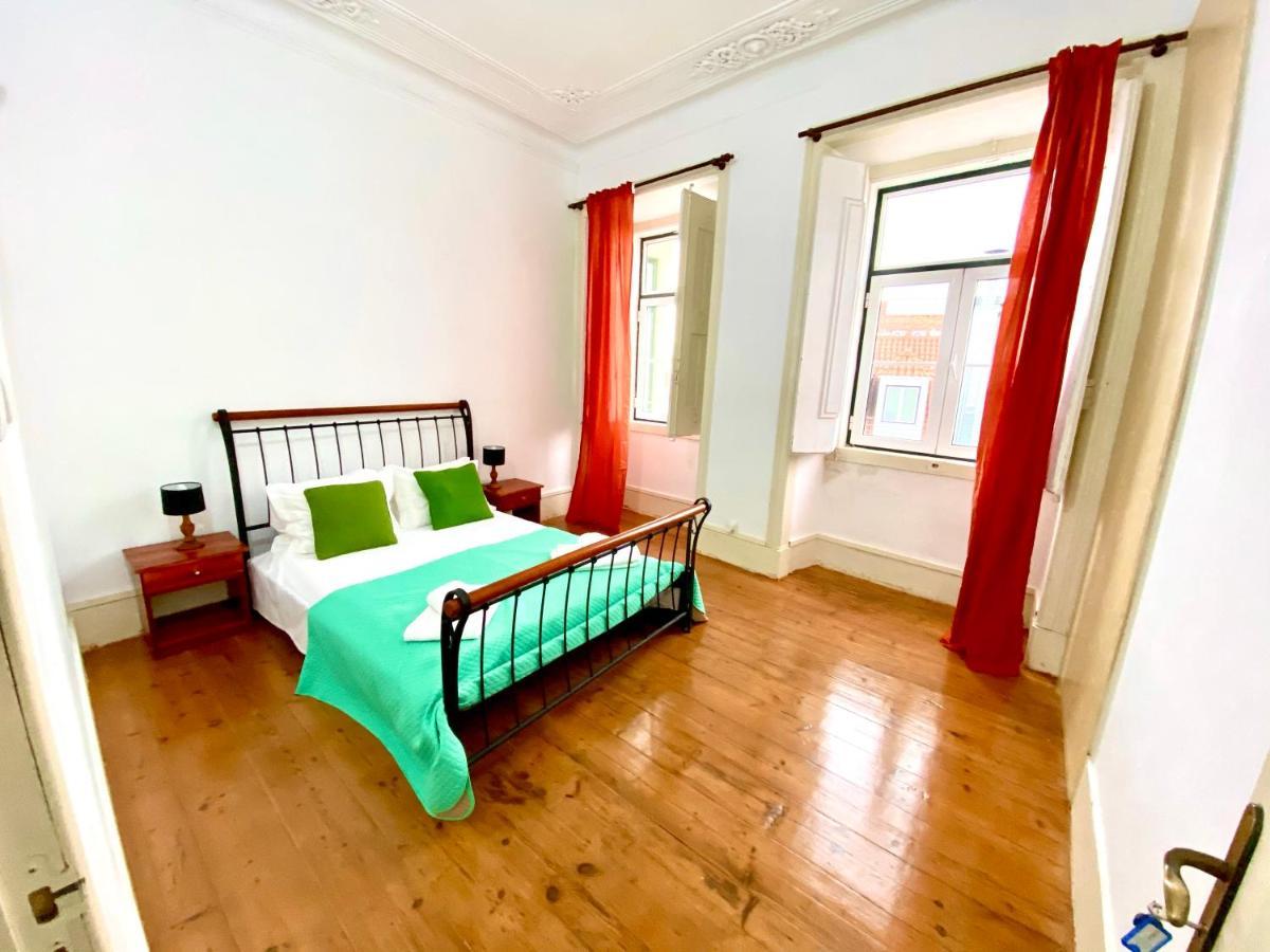 Artdeco Chiado 4 - Large Comfortable Double With Shared Bathroom * Lissabon