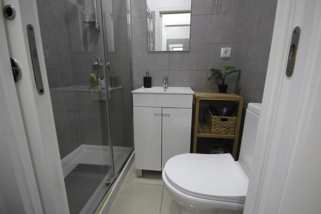 Nautic M1 R2 - Classy & Cozy Double With Shared Bathroom In Marques Pombal * Lissabon
