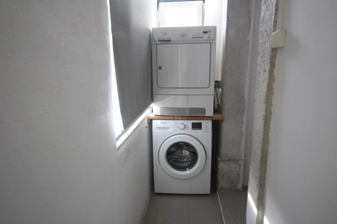 Romantic Chiado 7 -private Small Single With No Outside Window * Lissabon