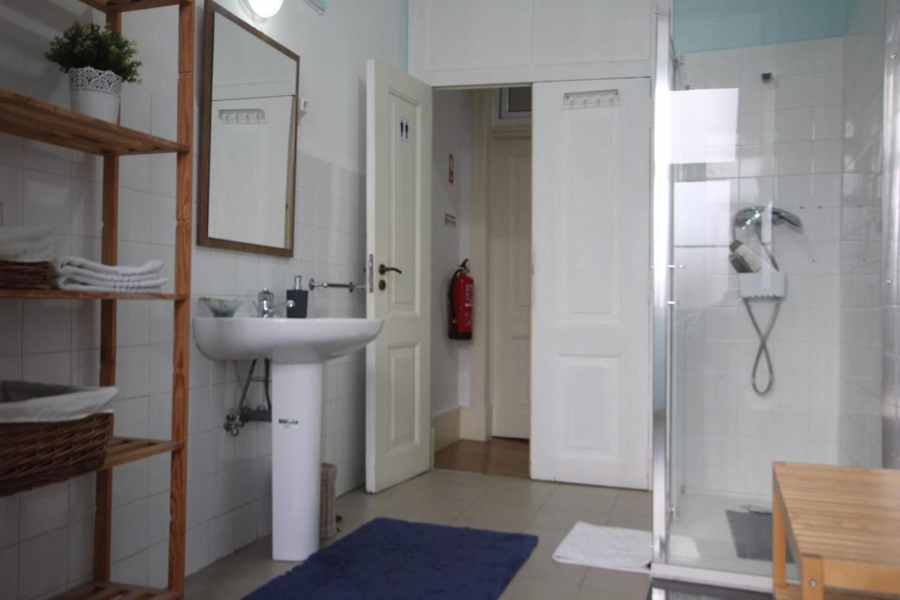 Romantic Chiado 7 -private Small Single With No Outside Window Apartment