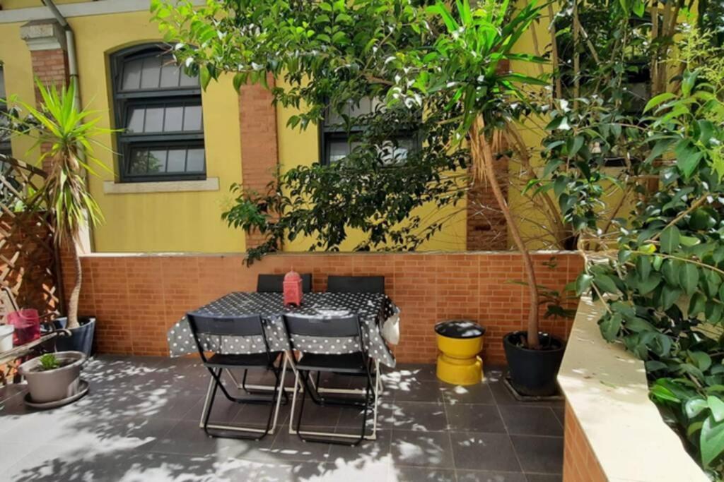 Charming Sunny Terrace / One Bedroom Appartement *