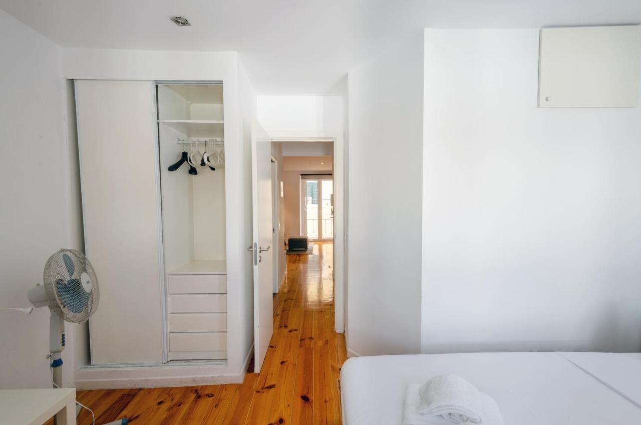 Flat Near Avenida Apartamento