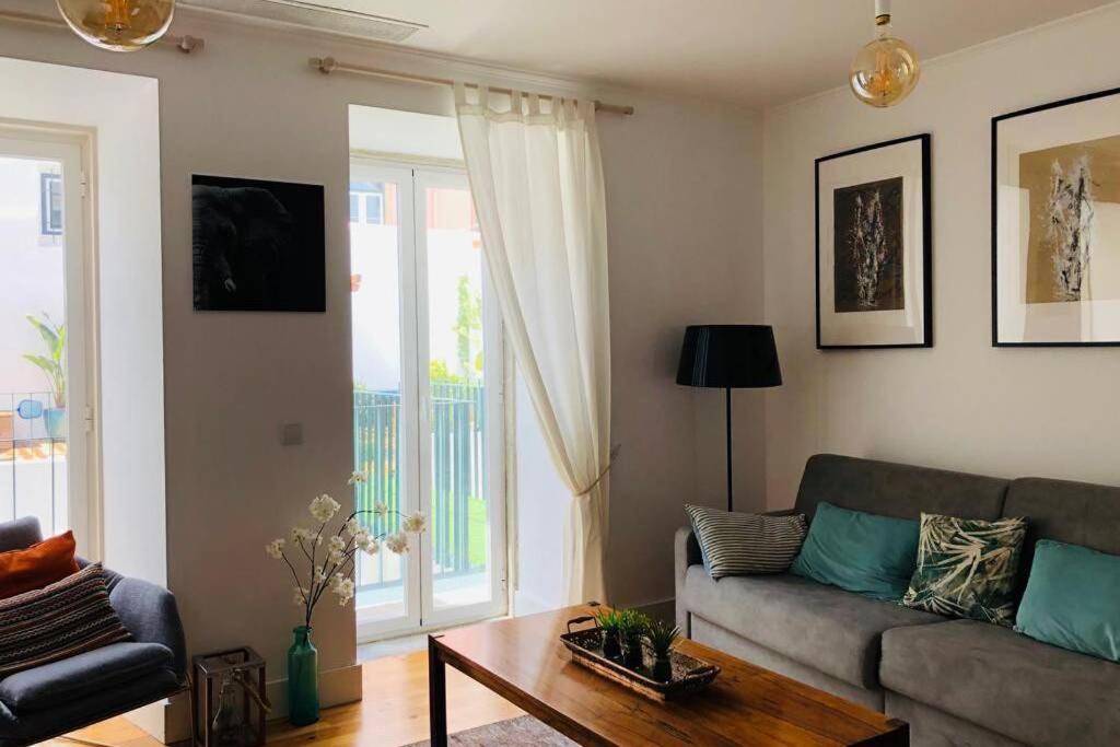 Estrela 21- With Private Pool Apartment Lisbon
