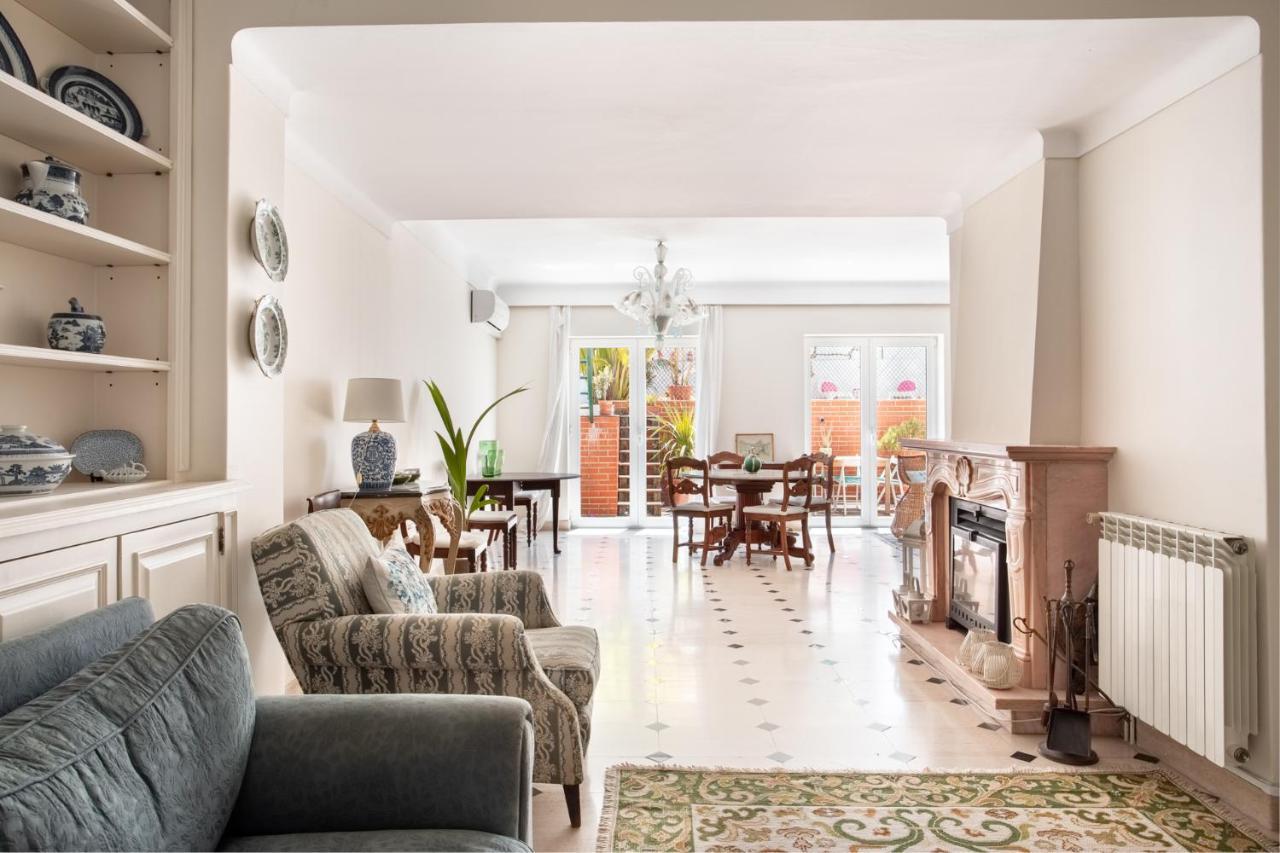 Hébergement de vacances Altido Exclusive Villa With Terrace And Swimming Pool Lisboa