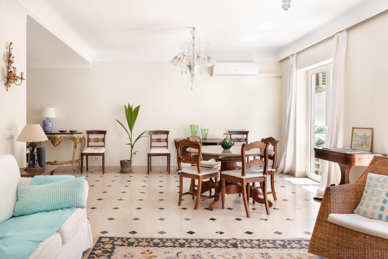 Altido Exclusive Villa With Terrace And Swimming Pool Hébergement de vacances Lisboa