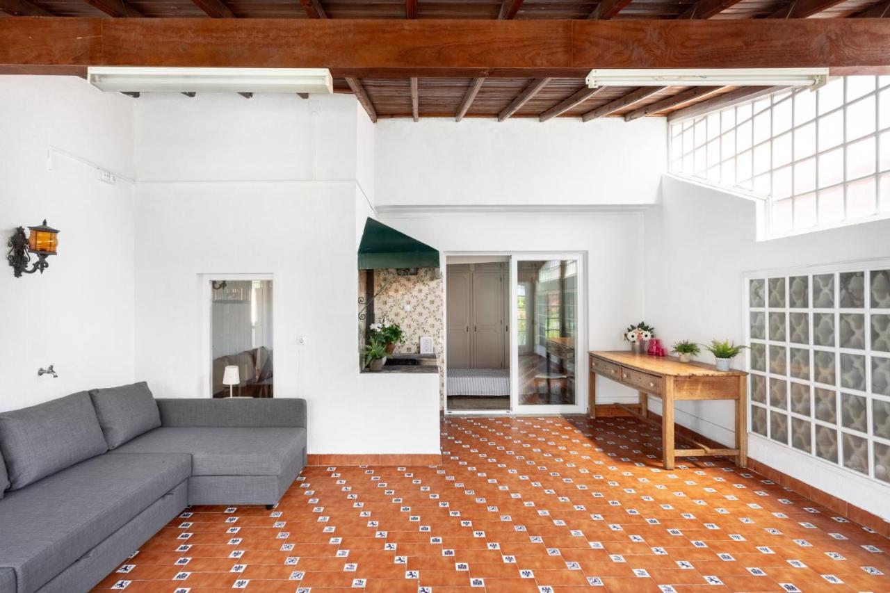 Hébergement de vacances Altido Exclusive Villa With Terrace And Swimming Pool *