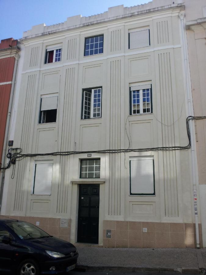 Apartment Ist - *