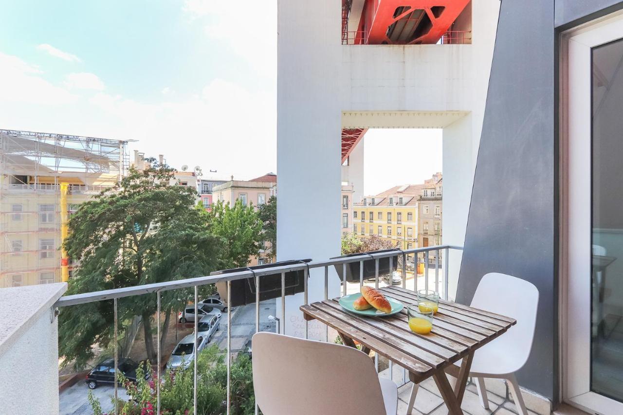 Alcantara Balcony By Homing Apartment *