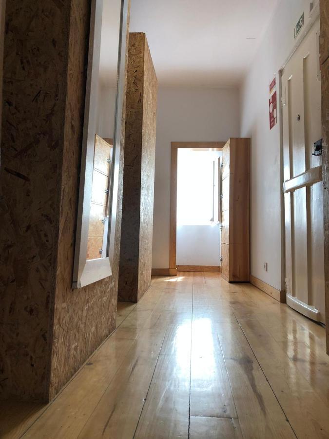 Now Bastidor Jovial Hostel Lissabon