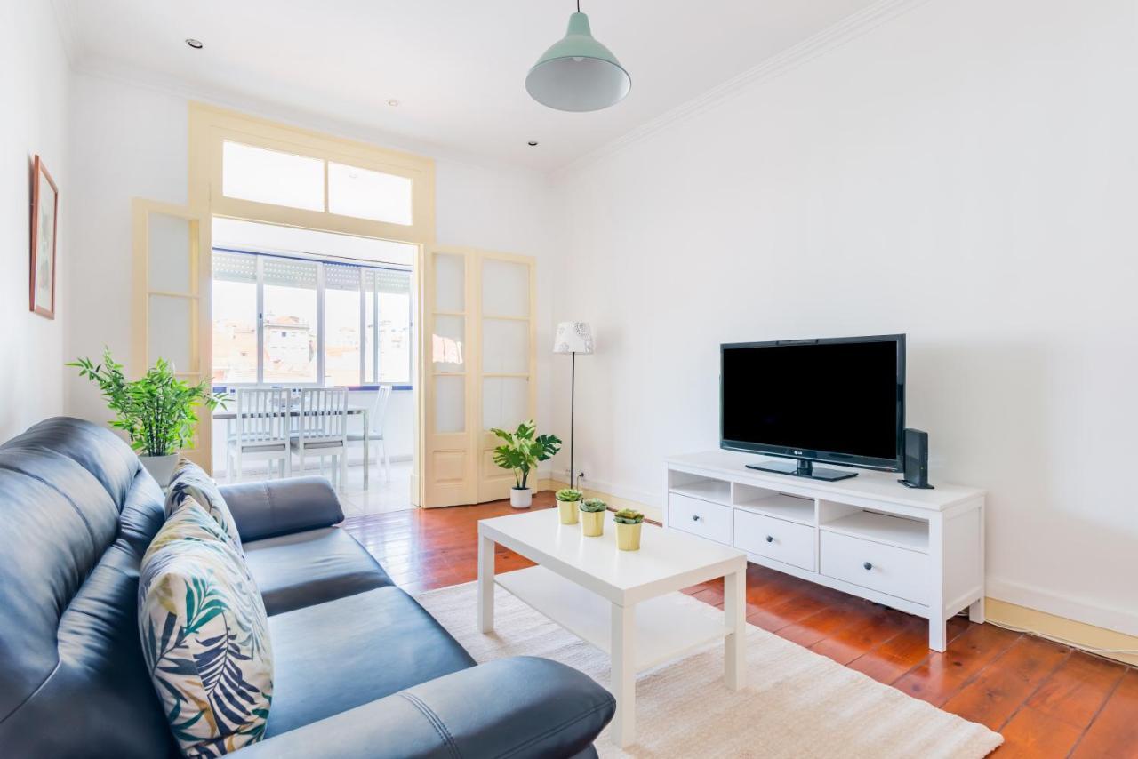 Almirante With 3 Bedrooms * Lissabon