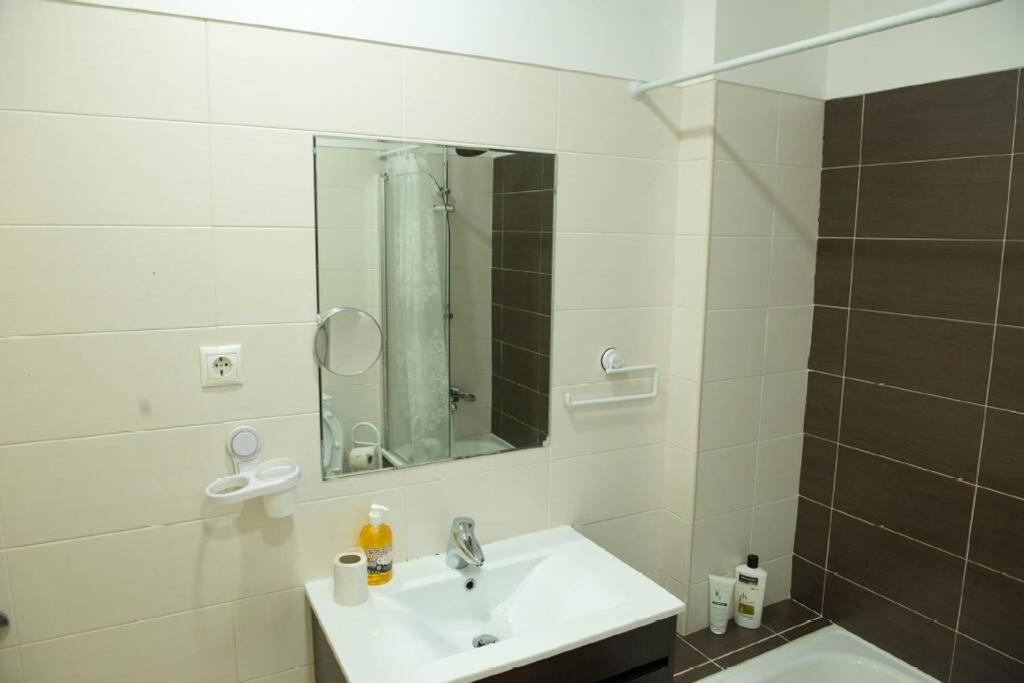 Apartamento Perto Do Centro De Com Elevador * Lissabon