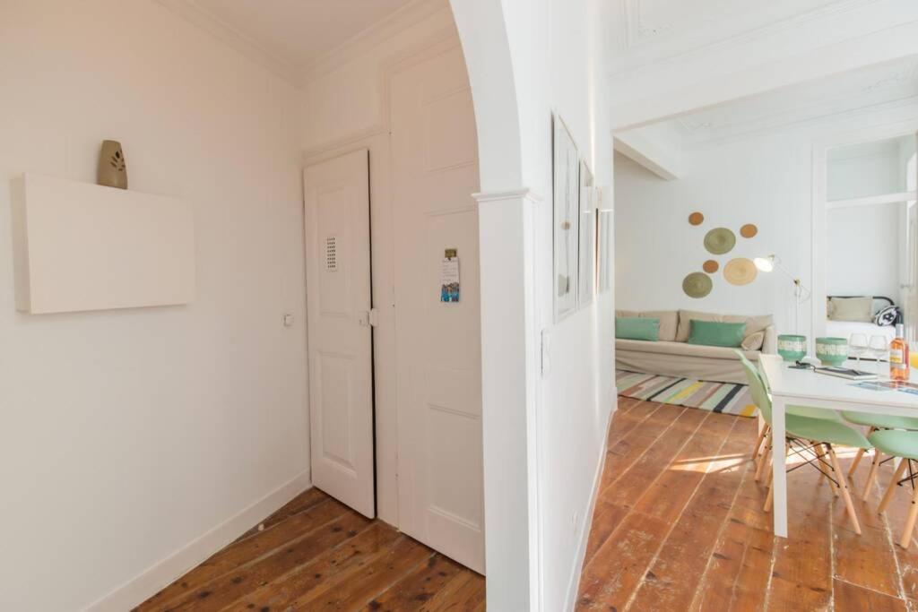 Appartement 135 A - In Tranquil Flat In Alfama Near Se And Castle