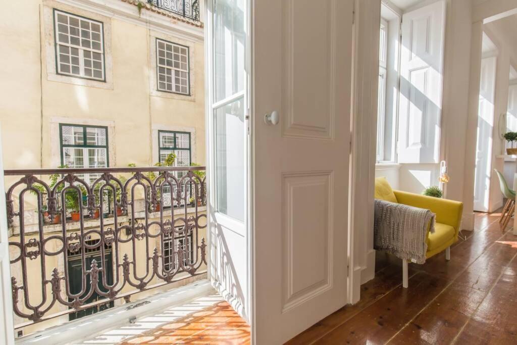 Appartement 135 A - In Tranquil Flat In Alfama Near Se And Castle Lissabon