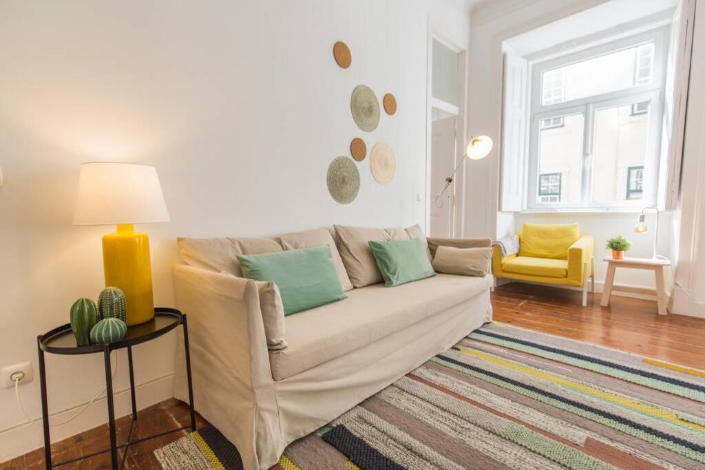 Appartement 135 A - In Tranquil Flat In Alfama Near Se And Castle Lissabon
