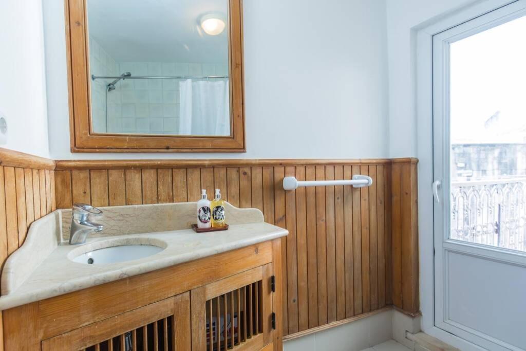 135 B - Alfama Renovated Charming Historic Flat Near Baixa Appartement Lisboa