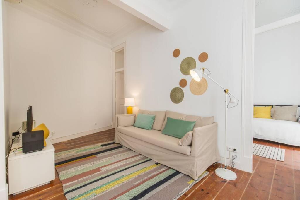 135 A - In Tranquil Flat In Alfama Near Se And Castle Appartement Lissabon