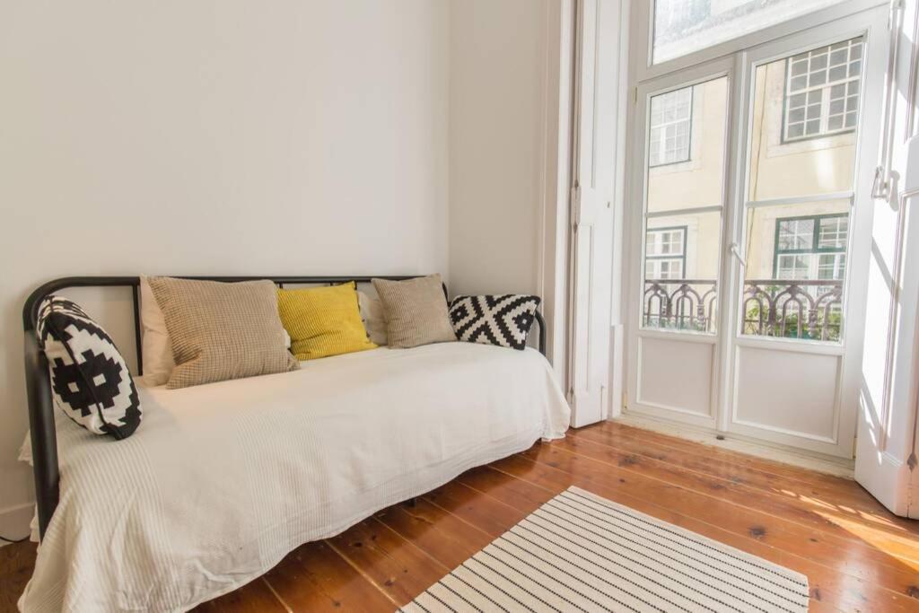 Appartement 135 A - In Tranquil Flat In Alfama Near Se And Castle Lissabon