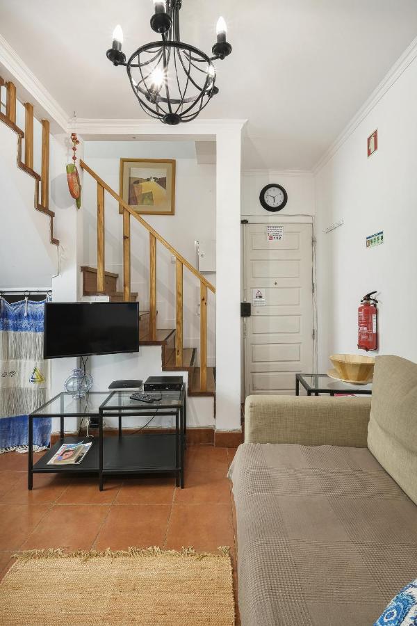 Lovely Bright Duplex - Prime Location Appartement Lissabon