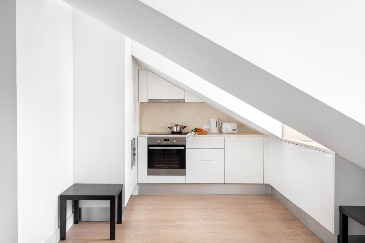 Joivy Modern Flat With River View Near Bica Elevator Apartment Lisbon