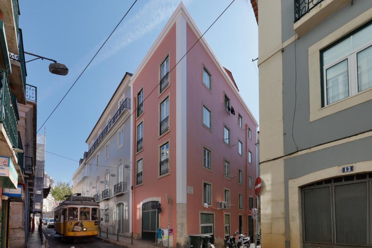 Lovely Bright Duplex - Prime Location Appartement Lissabon