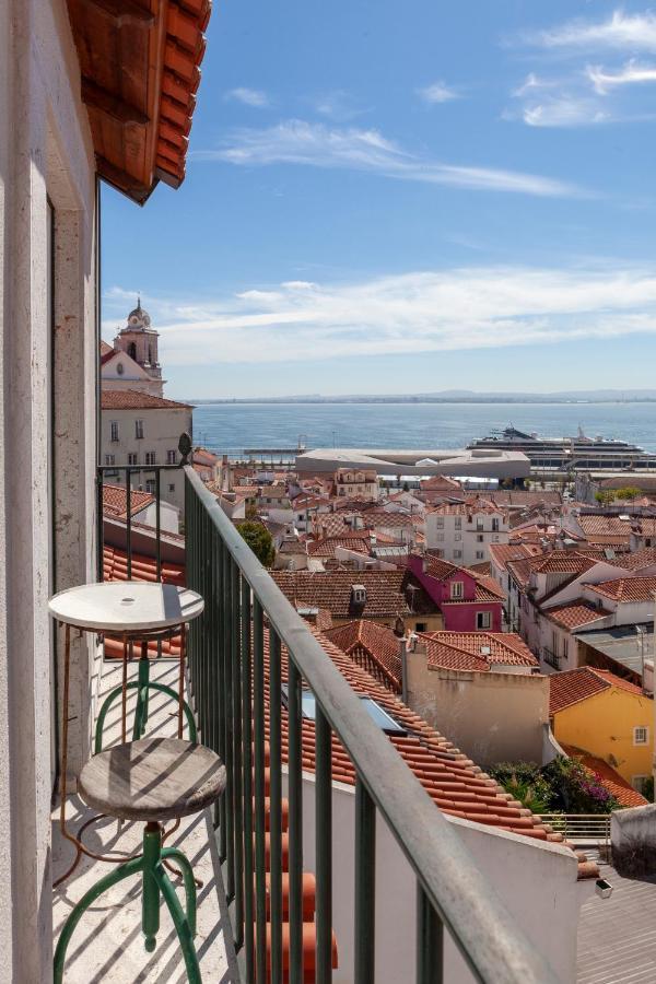 Alfama Stunning River And Historic Views 2bedrooms & 2bathrooms Ac Balcony 18th Century Building Appartement