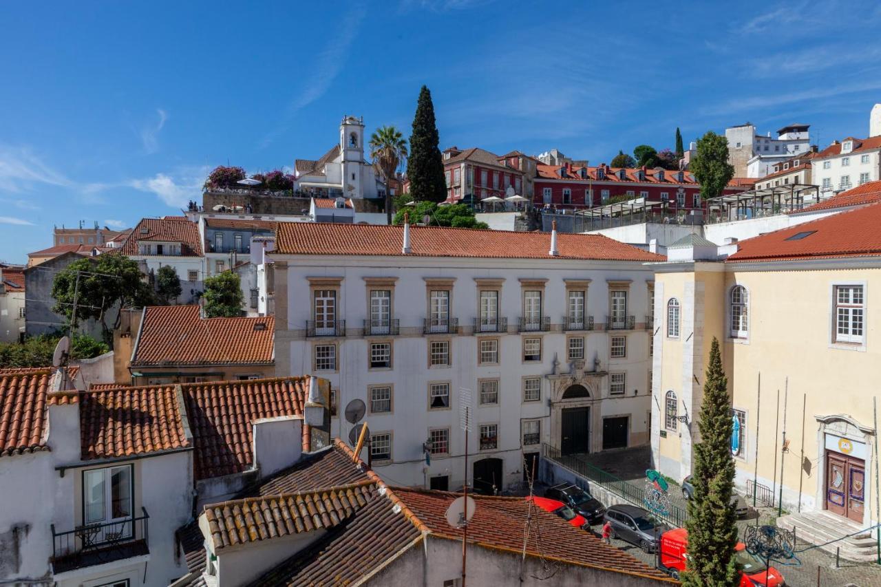 Alfama Stunning River And Historic Views 2bedrooms & 2bathrooms Ac Balcony 18th Century Building * Lisboa