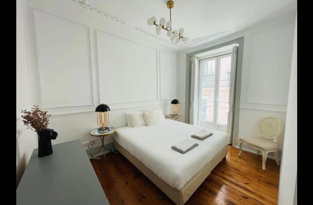 Beautiful And Stylish 5br In The Heart Of Chiado Appartement Lissabon
