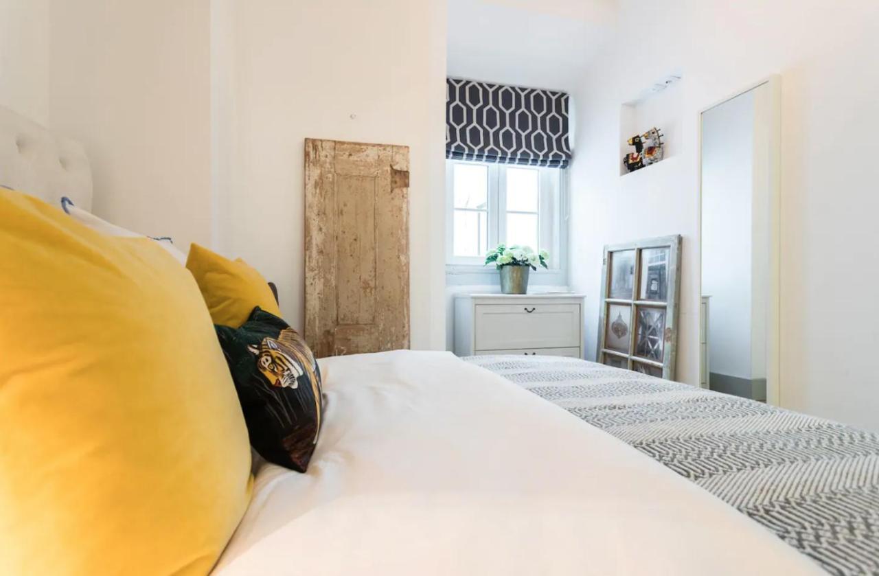 Beautiful And Stylish 5br In The Heart Of Chiado Appartement Lissabon