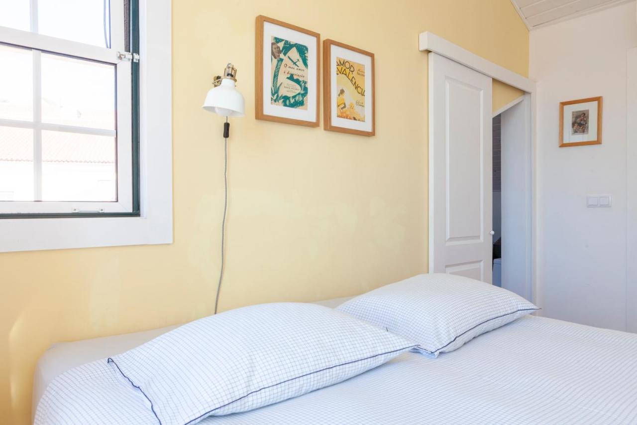 Alfama Stunning River And Historic Views 2bedrooms & 2bathrooms Ac Balcony 18th Century Building * Lisboa