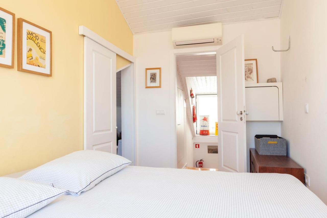 Alfama Stunning River And Historic Views 2bedrooms & 2bathrooms Ac Balcony 18th Century Building *