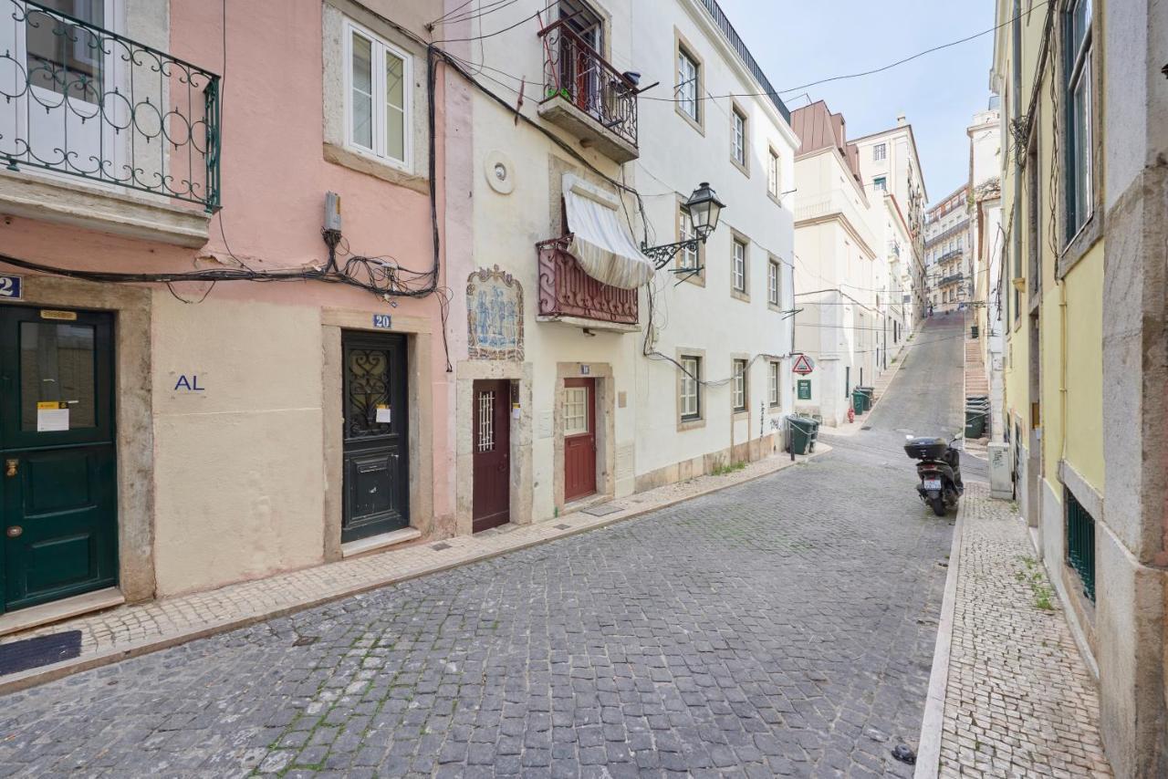 Fantastic With Balcony In Bica *