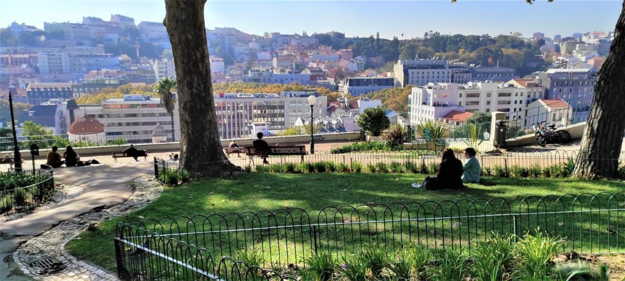 Guest house Sweet Suites Guesthouse Close To Famous Avenue Liberty Lisbon