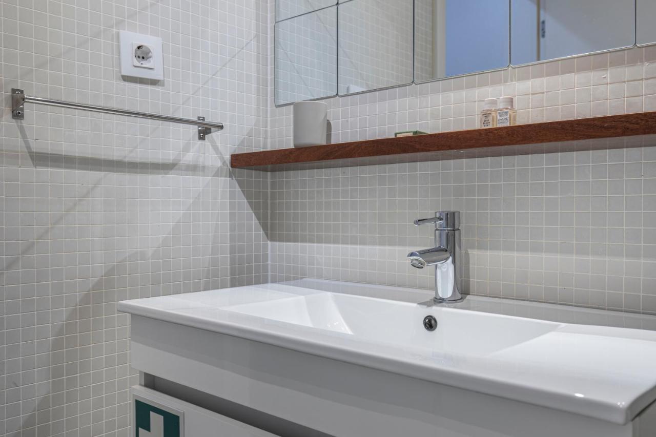 Bright & Comfy Flat In By Lovelystay * Lissabon