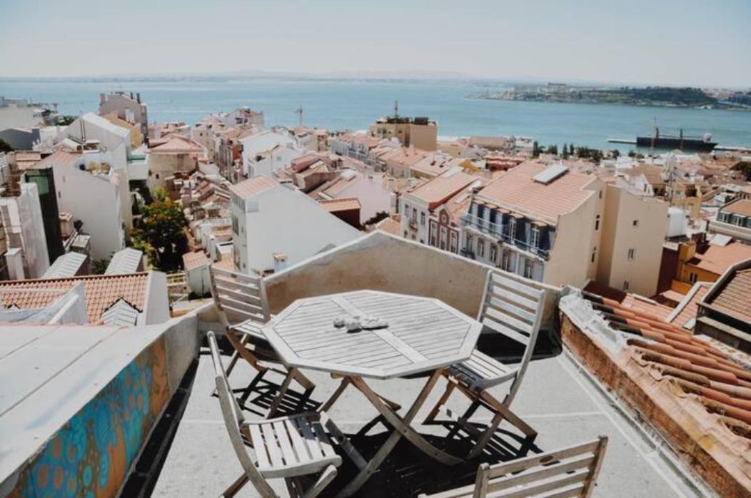 Olympo-Stunning Penthouse Views, Riverside Flat *