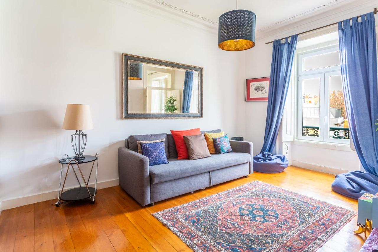 Apartment Bright 2 Bedroom 100m From Av. Liberdade Lisbon