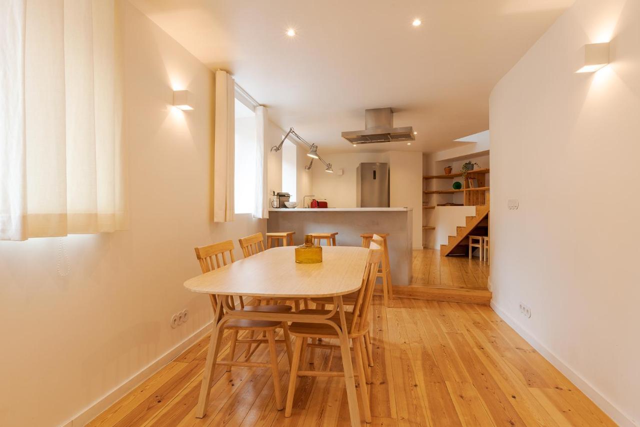 The Yellow House - Duplex With Local Charm *