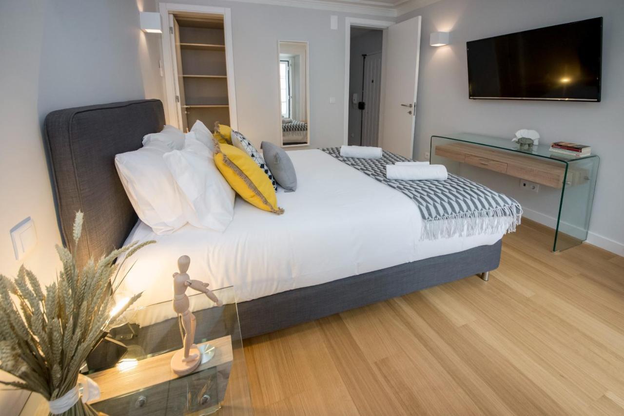 Apartment Designer In One Of Lisbon's Trendiest Quarters *