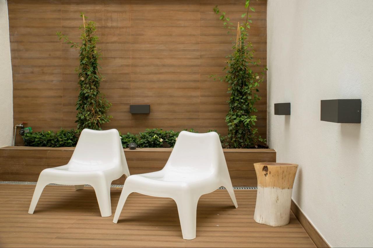 Designer In One Of Lisbon's Trendiest Quarters Apartment