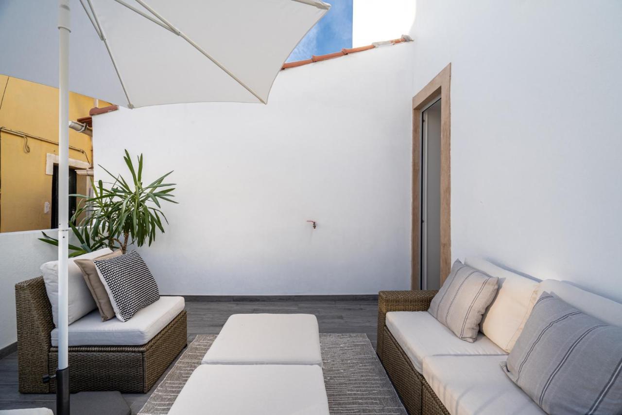 Akicity Ourique White * Lisboa