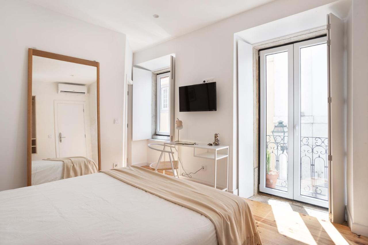 Hébergement de vacances Joivy Big 6br House With Terrace In Santa Catarina Lisboa