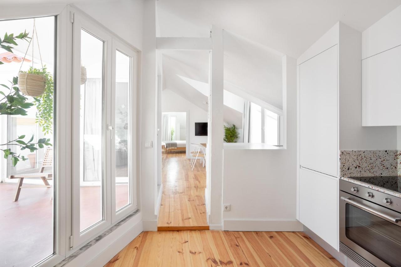 Hébergement de vacances Joivy Big 6br House With Terrace In Santa Catarina Lisboa