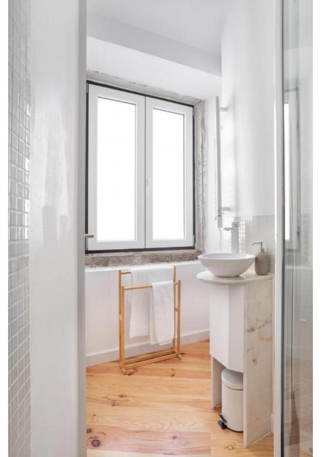 Hébergement de vacances Joivy Big 6br House With Terrace In Santa Catarina Lisboa