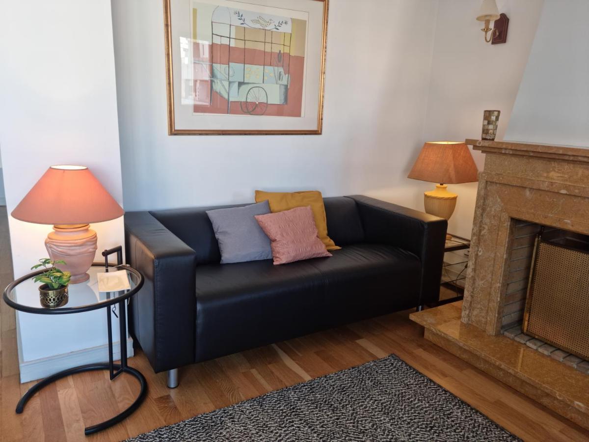 Espaçoso Apartamento Junto Ao Metro *
