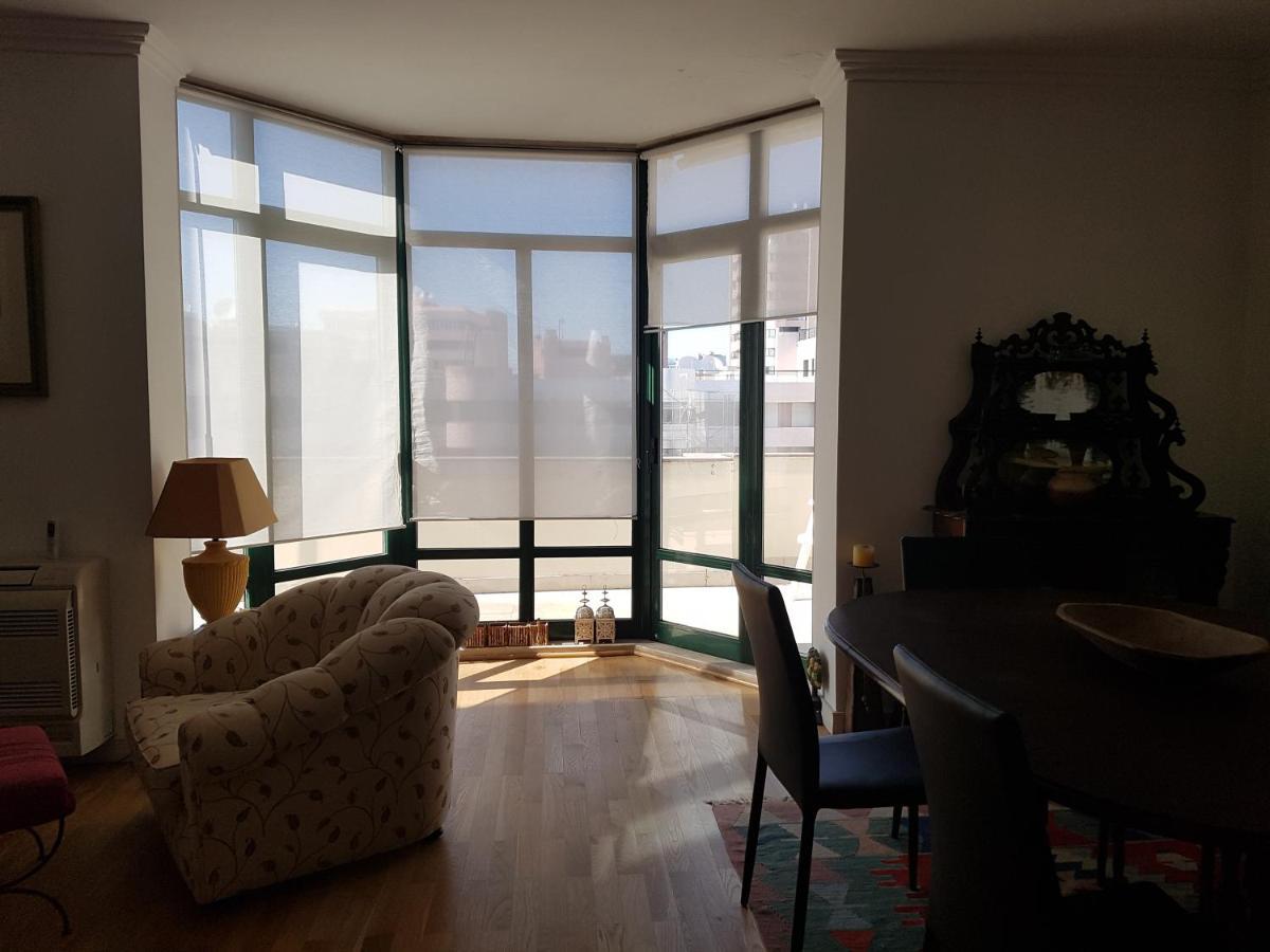 Espaçoso Apartamento Junto Ao Metro *