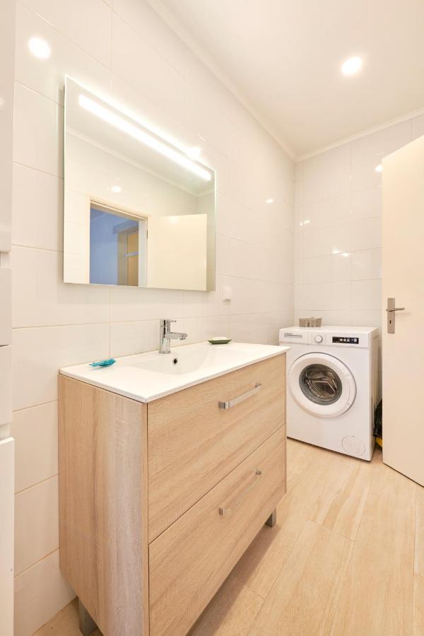 Charming 3br W/ Patio, By Timecooler Apartment Lissabon