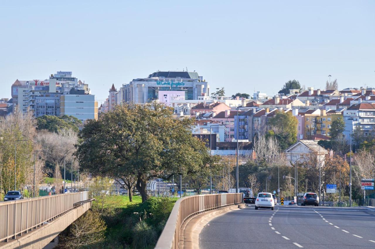 Apartment Charming 3br W/ Patio, By Timecooler Lissabon