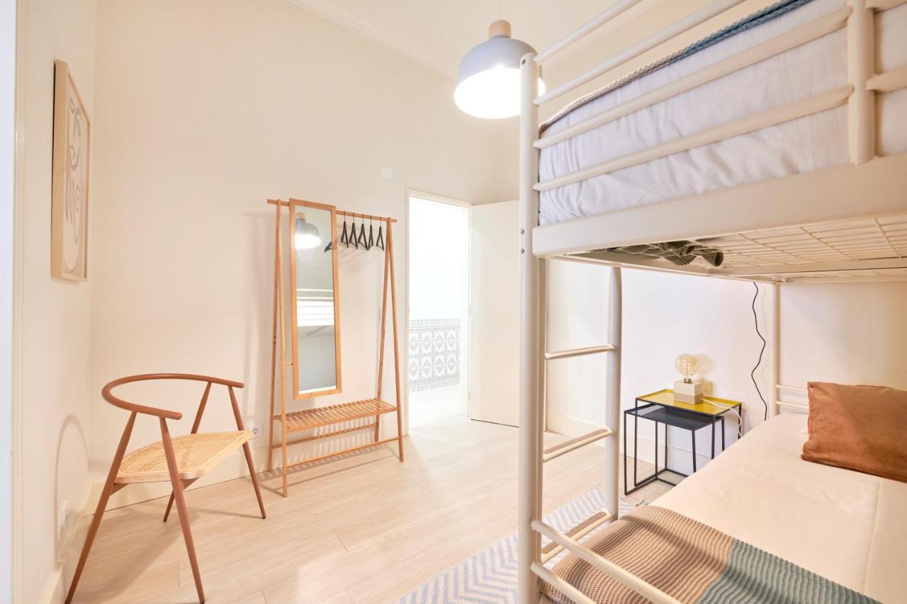 Charming 3br W/ Patio, By Timecooler Lissabon